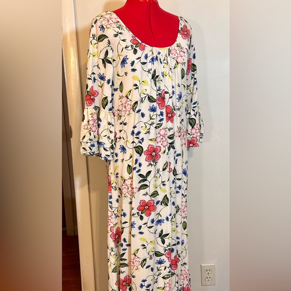 Gently Used Christy Dawn Rowe Dress, Cream Floral, Size Small - Picture 7 of 16